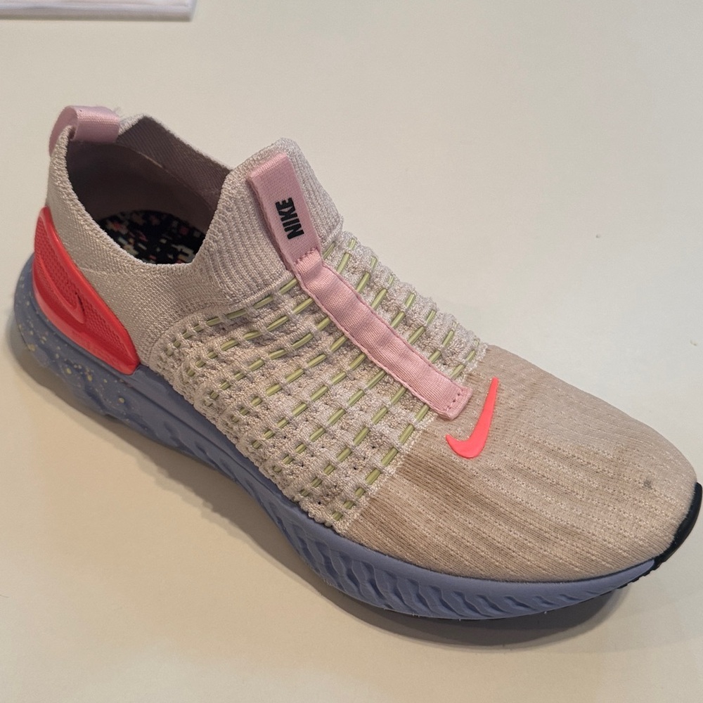 Nike React Phantom Flynit 2 running shoes Color: WHT/PNK PREVIOUSLY WORN SZ:8.5 - Picture 10 of 11